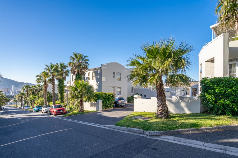 2 Bedroom Property for Sale in Vredehoek Western Cape